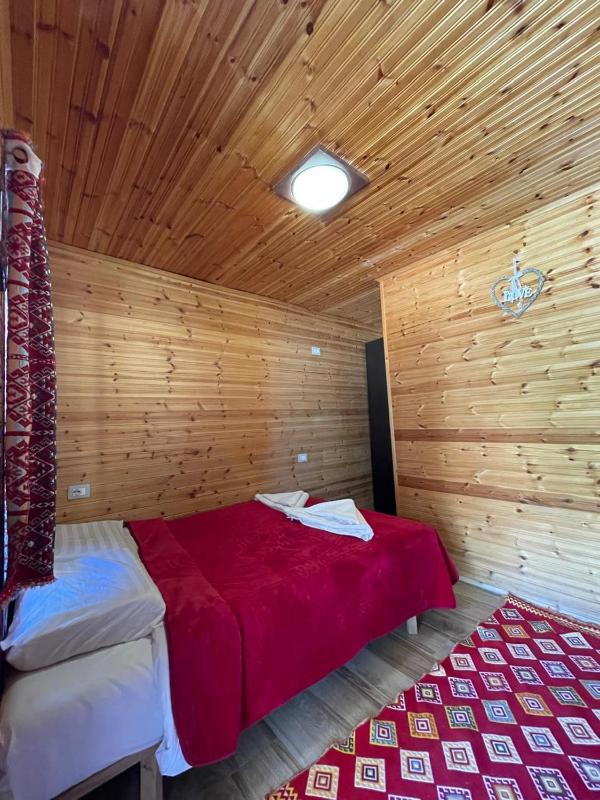 Double Room with Balcony image 4