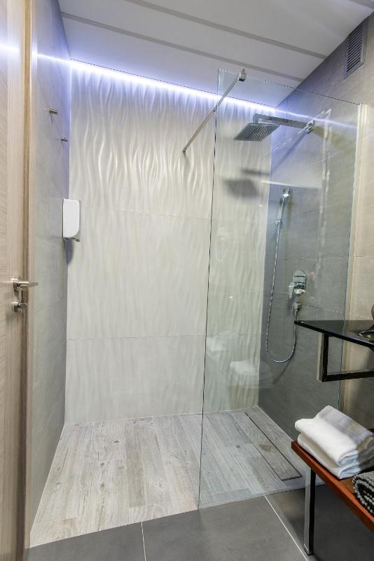 Executive Suite with Sea View image 4