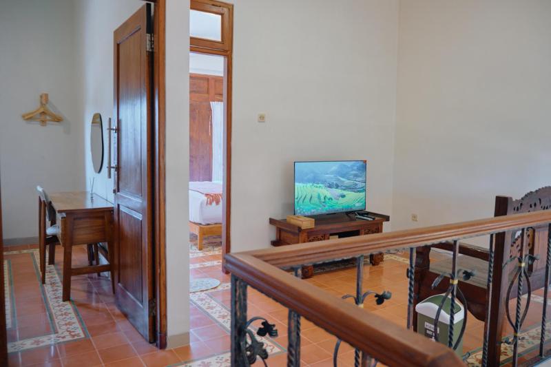 nDalem Jobali Guesthouse Jogja - image 15