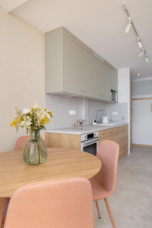 Apartament w Centrum Katowic z klimatyzacją by Noclegi Renters - image 28