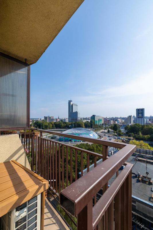 Apartament w Centrum Katowic z klimatyzacją by Noclegi Renters - image 3