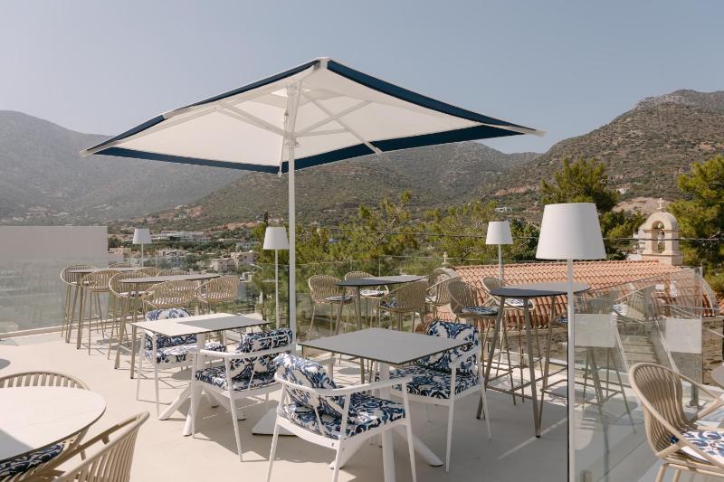 Golden Luxury Suites - image 13