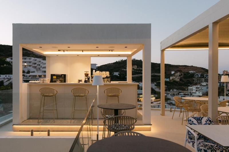 Golden Luxury Suites - image 10