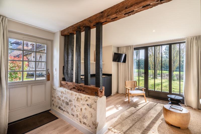 Suite - Spa Access Not Included in the Rate image 3