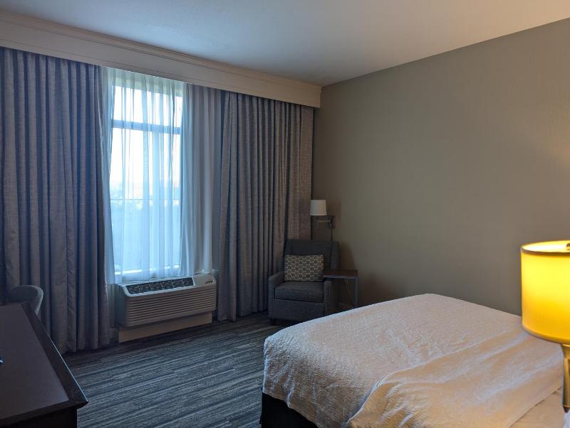 King Room - Non-Smoking image 2