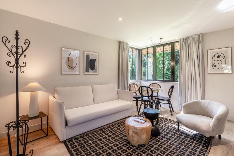 One-Bedroom Chalet - Spa Access Not Included in the Rate image 3