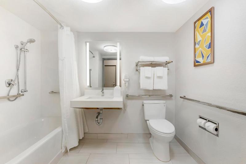 King Room - Disability Access/Non-Smoking image 2