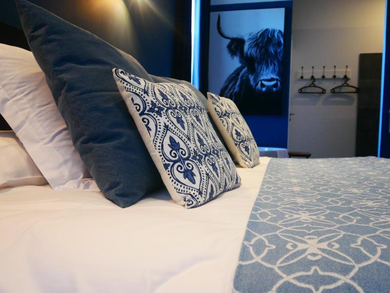 Double Room image 3