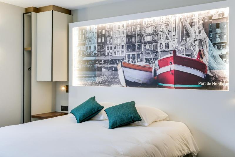 Double Room image 4