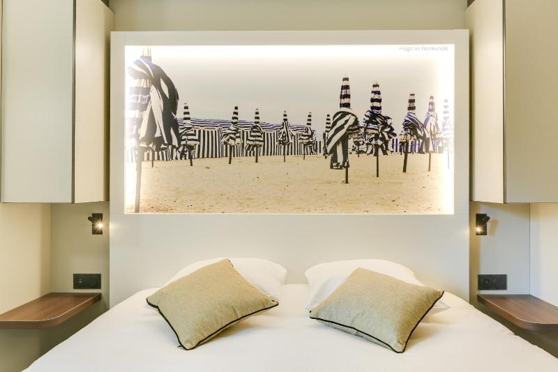 Double Room image 2