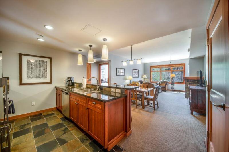 Capitol Peak Lodge 3208 by Snowmass Mountain Lodging - image 3