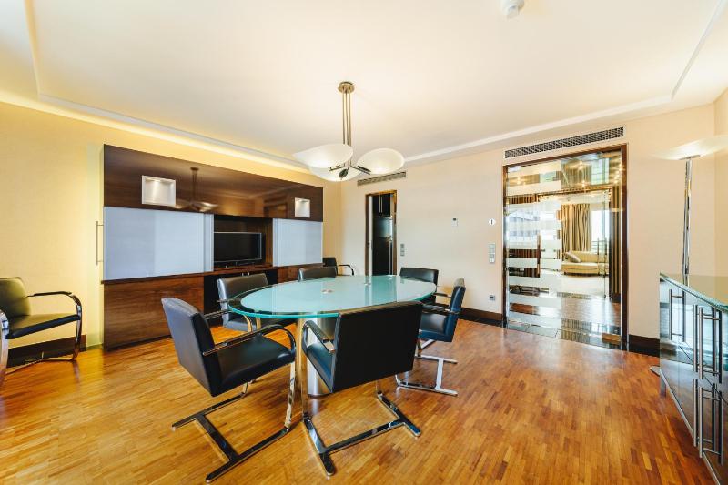 Presidential Suite image 2