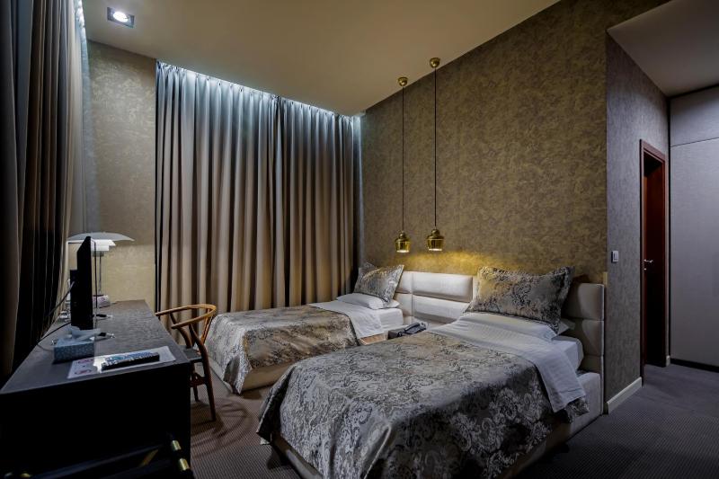 Twin Room image 3