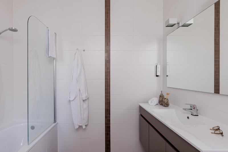 Superior King Room image 2