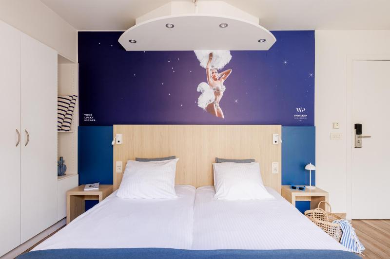 Standard Double Room image 3