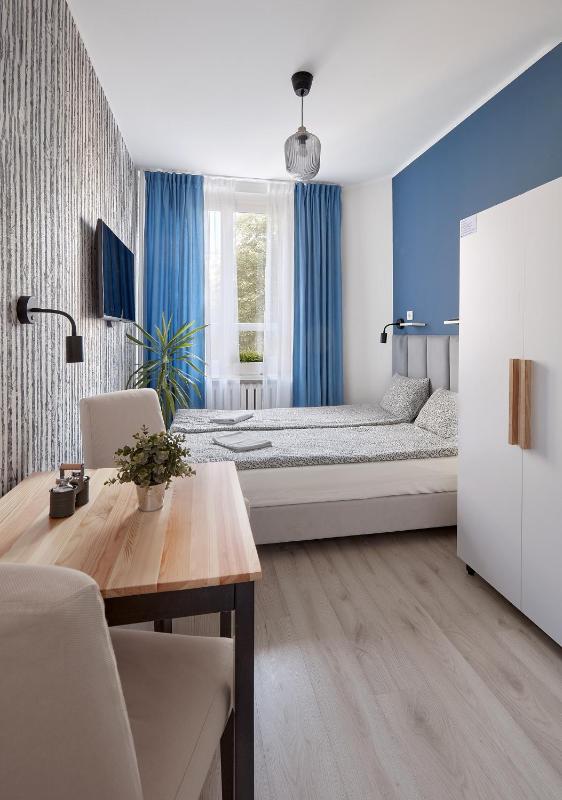 Twin Room with Private Bathroom image 3