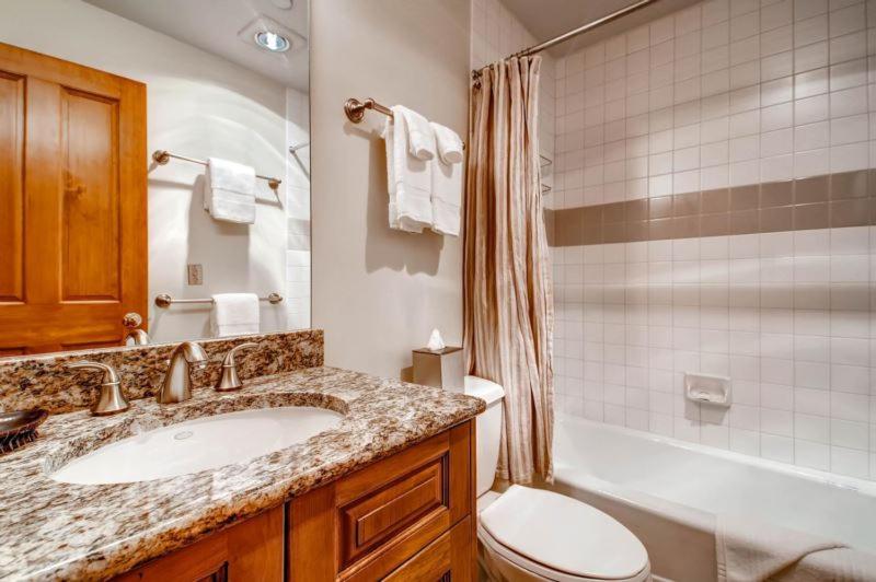 Meadows Townhome A5 by East West Hospitality - image 13