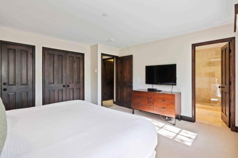 Meadows Townhome A1 by East West Hospitality - image 15