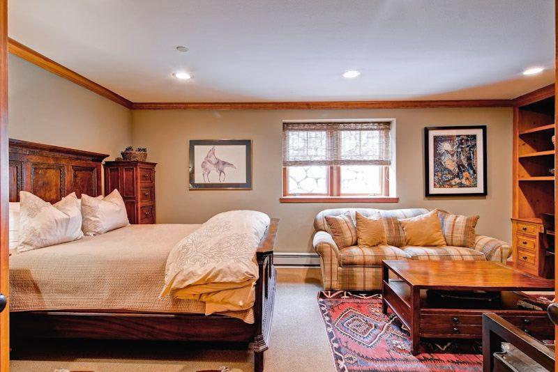 Meadows Townhome M2 by East West Hospitality - image 6