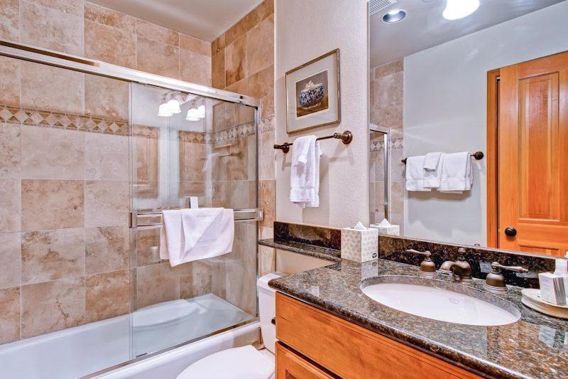 Meadows Townhome M2 by East West Hospitality - image 17