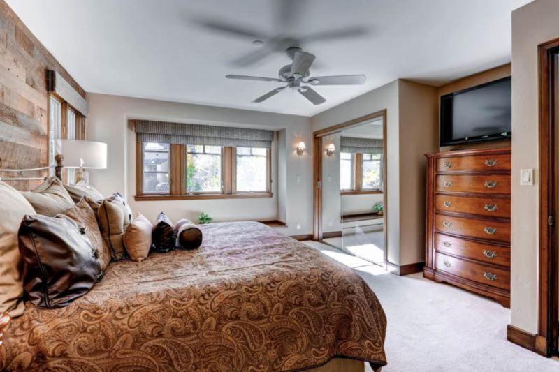 Meadows Townhome N5 by East West Hospitality - image 22