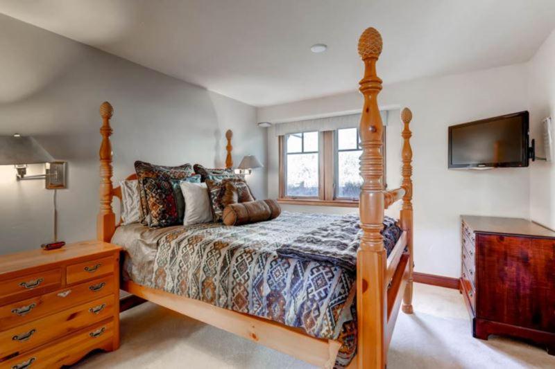 Meadows Townhome N5 by East West Hospitality - image 20