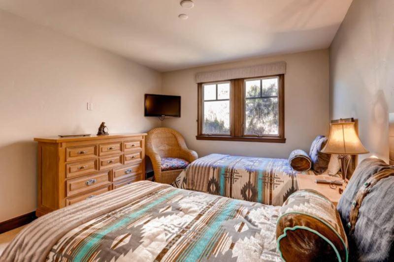 Meadows Townhome N5 by East West Hospitality - image 40