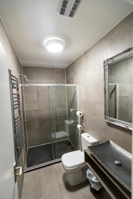 Quadruple Room image 2