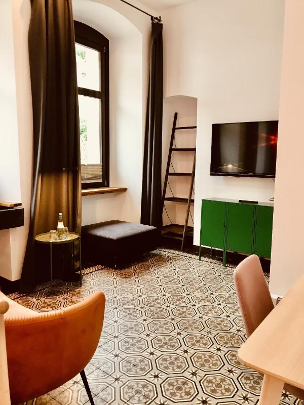 Double Room image 4