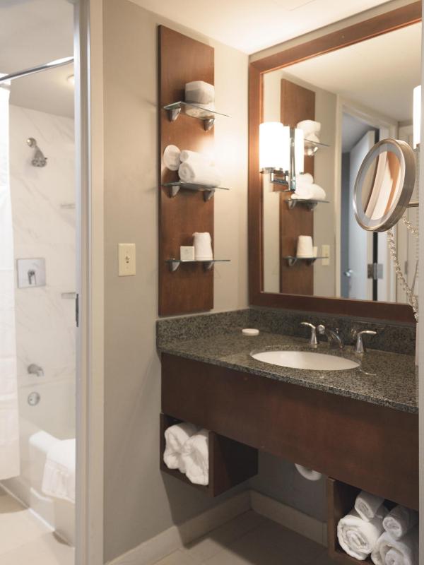Deluxe Double Room image 2