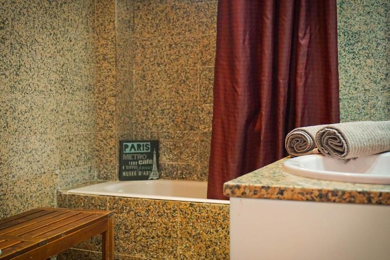 Double Room with Balcony image 3