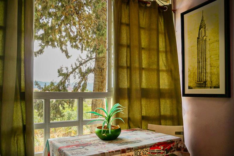 Double Room with Balcony image 4