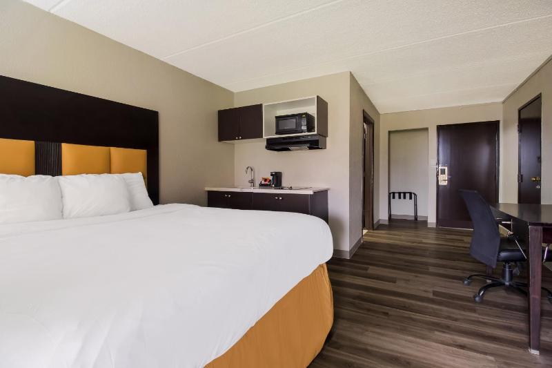 King Room with Tub - Disability Access/Non Smoking image 3