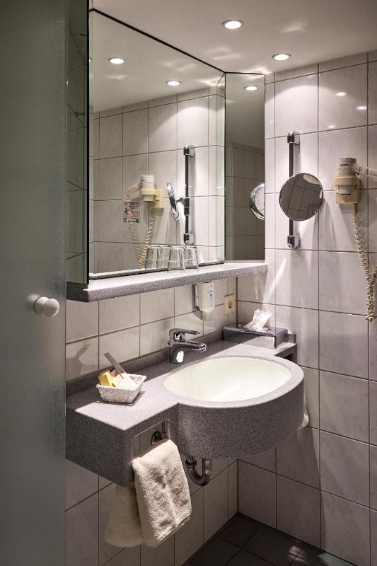 Double Room image 2