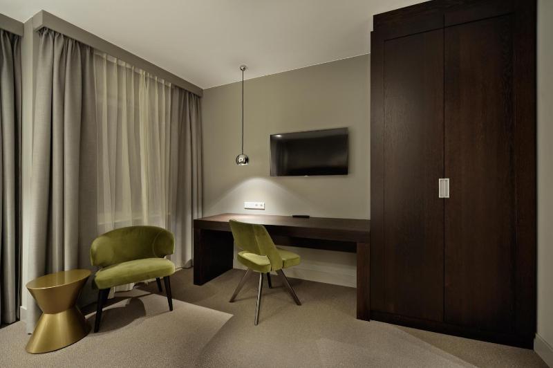 Comfort Triple Room image 3