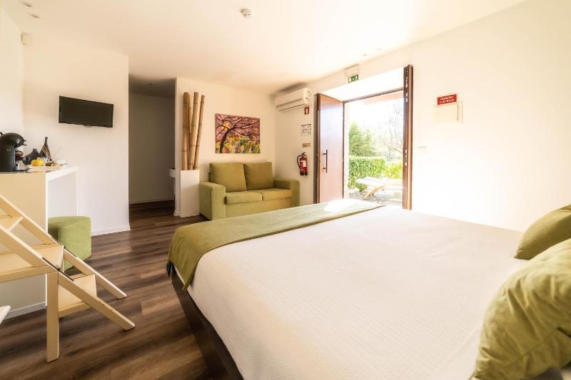 Double Room image 4