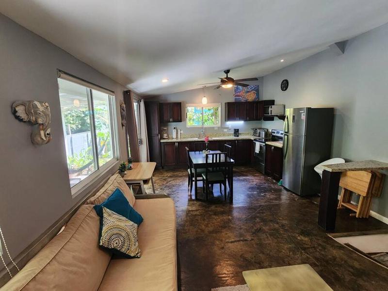 #17A Hermosa Beach Bungalow 1st floor 1 bedroom Apt - image 15
