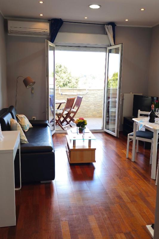 One-Bedroom Apartment with Balcony image 1