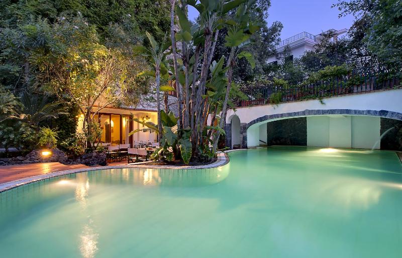 Superior Double or Twin Room with Terrace image 2