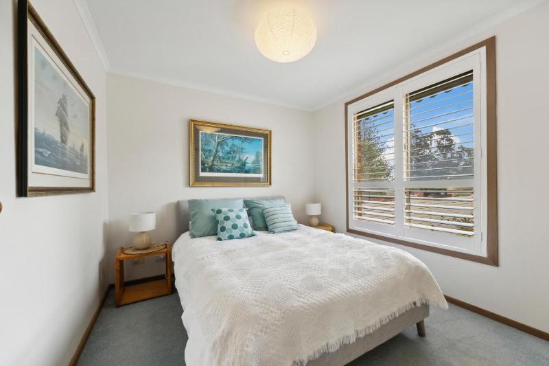 Apartment in Cowes Central on Chapel - image 16