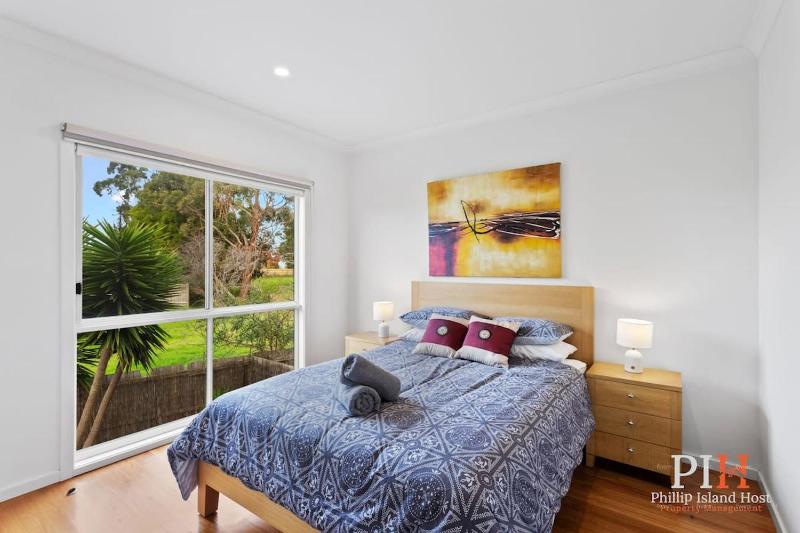 Spacious 4-Bd in Cowes sleeps 8 - image 14