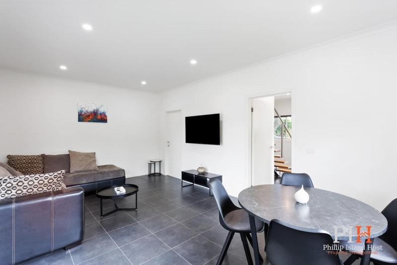 Spacious 4-Bd in Cowes sleeps 8 - image 7