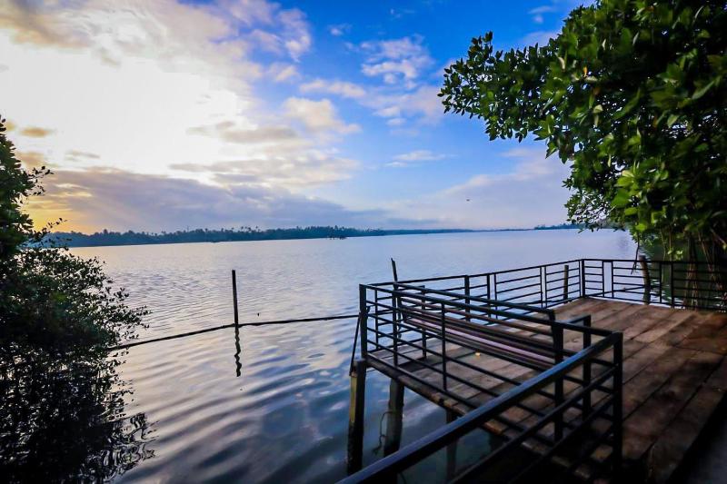 Lakefront Beach Homes - image 34
