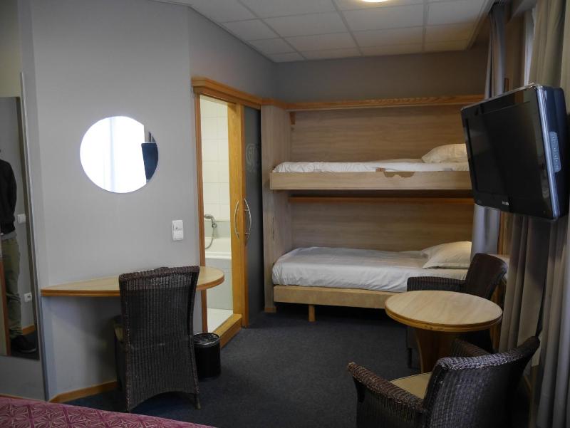 Quadruple Room image 2