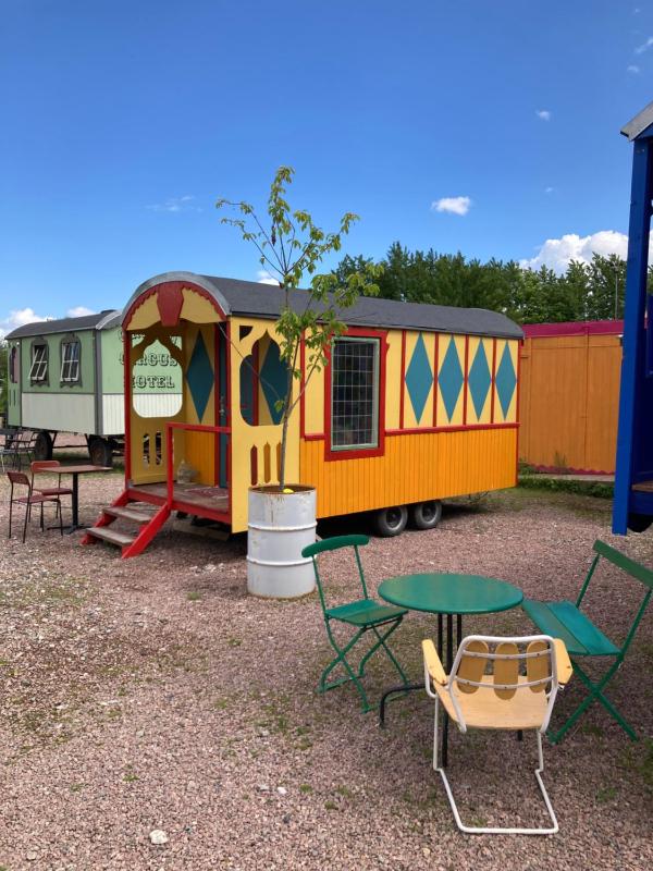 The Clown's Wagon image 1