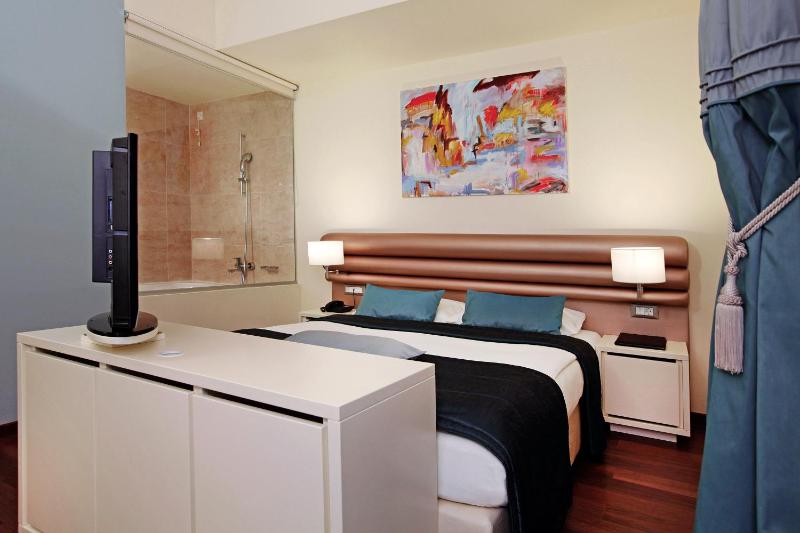 Comfort Family Room image 3