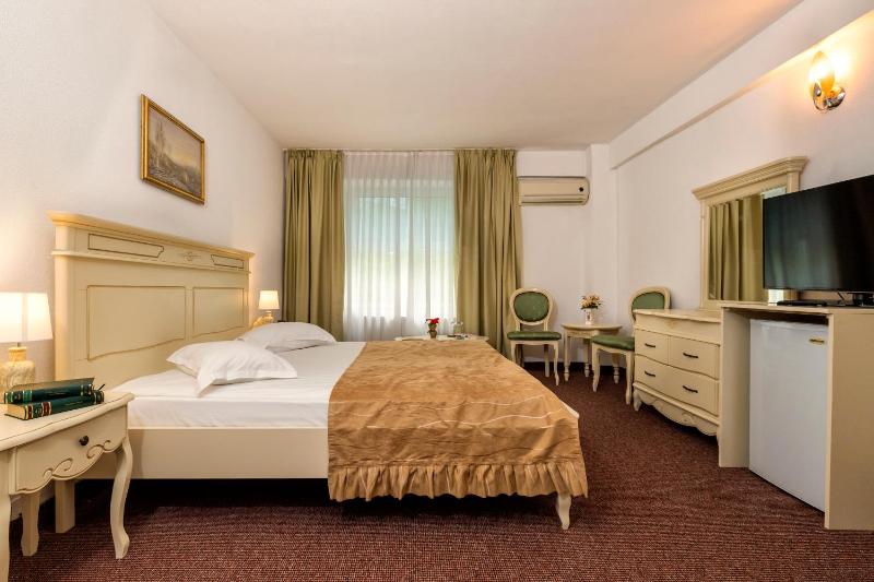 Double Room image 1