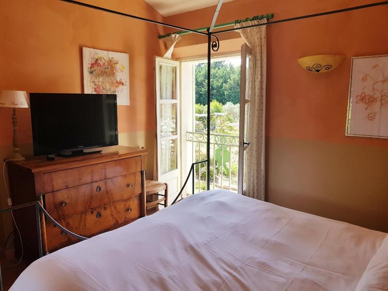Double Room with Garden View image 3