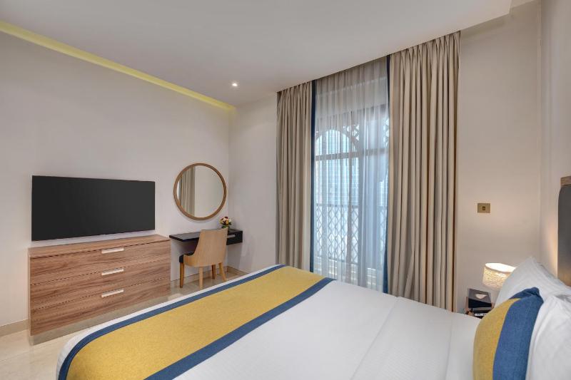 One-Bedroom Standard Apartment image 2
