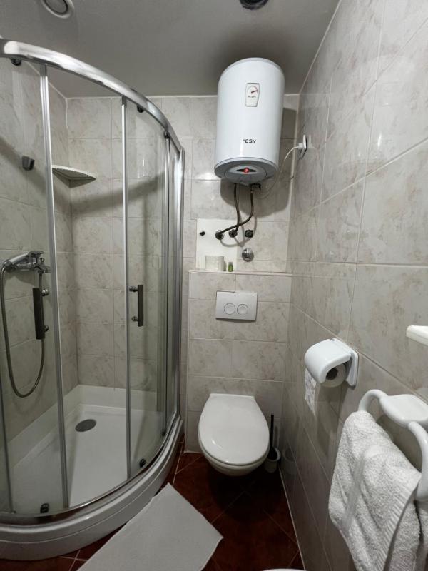 Standard Twin Room image 2